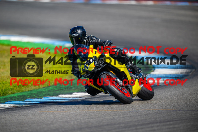 MaZZes_FotoMatrix_240520_6007705_7503 | GELB