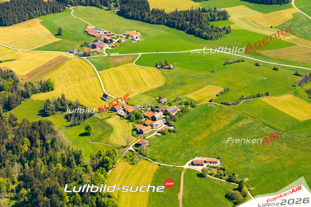 Das Luftbild zeigt : Bergers Wald - Die Luftaufnahme wurde 2024 vom UL-Flugzeug aus erstellt ( keine Drohne ) - Hochauflösende Luftaufnahme - Für grossformatige Ausdrucke geeignet. Die Geschenkidee !Mit Lizenz und Bildrechte bestellbar