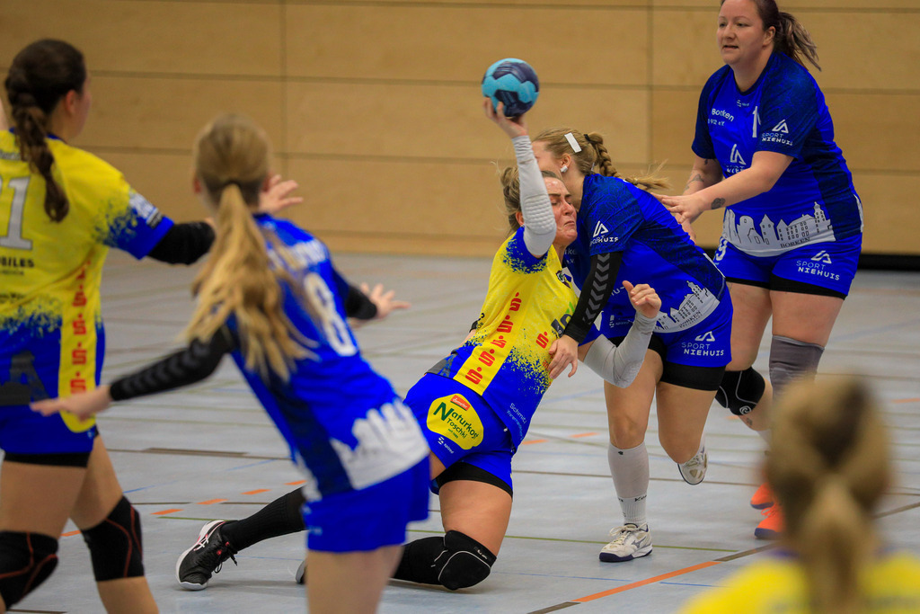 TvBorkenIII_SVN_161125_171 | Bildergalerie von Sport-Ereignissen aber auch von weiteren spannenden Dingen - nicht nur vom Niederrhein. In Anlehnung an den bekannten Spruch von Hanns Dieter Hüsch heißt das Motto: "Niederrhein ist überall".  - Realisiert mit Pictrs.com