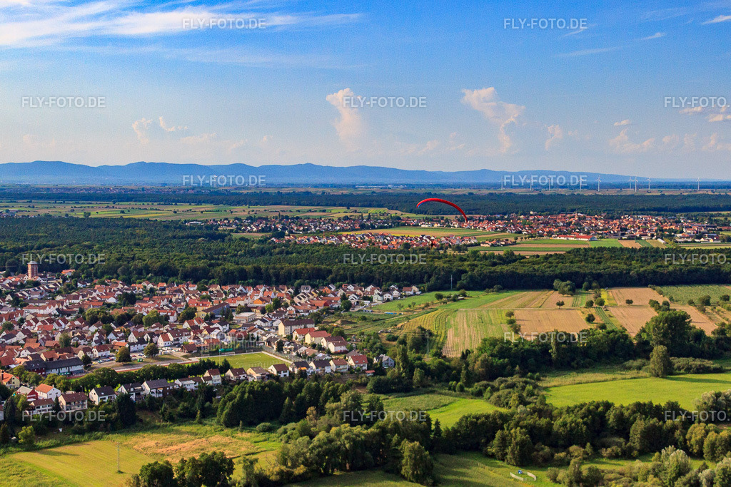 Bergweg | Luftbild: Bergweg in Jockgrim im Bundesland Rheinland-Pfalz in Deutschland. Foto: IMG_20274.jpg vom 16.08.2009 durch Werner Riehm/FLY-FOTO.de - Realisiert mit Pictrs.com