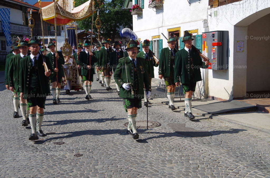 IMGP3457 | fotografiert von Axel PollmannLeonhardi Wallfahrt Benediktbeuern und Murnau, Fronleichnam, Fasching, Landschaft im Loisachtal und Benediktbeuern  - Realisiert mit Pictrs.com