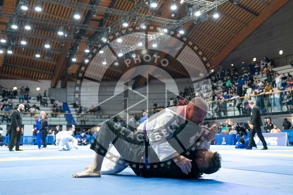 20240125PBB02211 | Fighters compete during the sixth day of the Brazilian Jiu-jitsu European Championship of the IBJJF in Paris, France, on January 25, 2024.