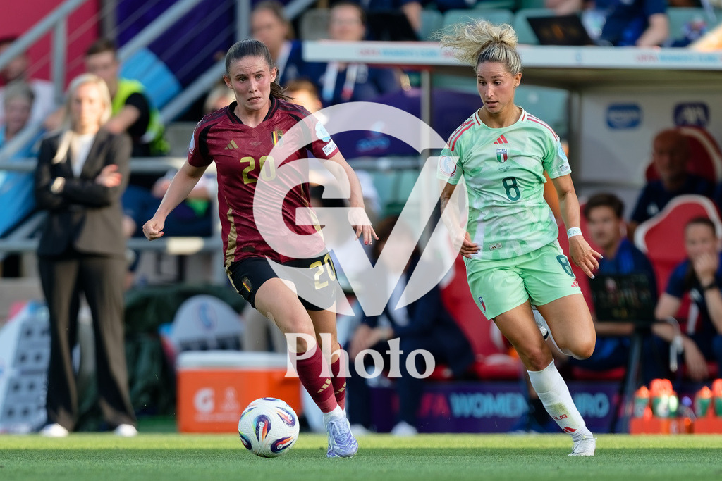 Belgium v Italy - UEFA Women's EURO 2025 Group B | SION, SWITZERLAND - JULY 3: Marie Detruyer of Belgium (L) is chased by Emma Severini of Italy (R) during the UEFA Womens EURO 2025 Group B match between Belgium and Italy at Stade de Tourbillon on July 3, 2025 in Sion, Switzerland. (Photo by Giuseppe Velletri/Sports Press Photo/Getty Images)