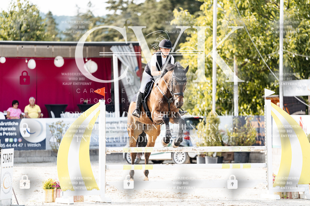 CK905869 | Turnierfotografie Pferdefotografie Trier Rheinland-Pfalz Pferdesport Reitsport Tierfotografie Sportfotografie Pferdevideo Pferdevideografie Equestrianvideography equestrianphotography  - Realisiert mit Pictrs.com