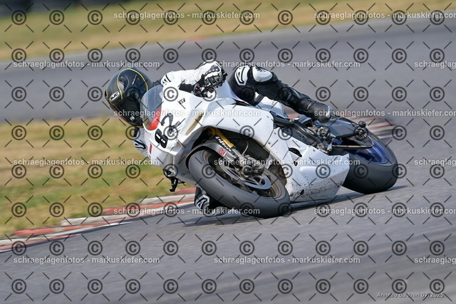 25bt04-1626 | markuskiefer.com - Realisiert mit Pictrs.com