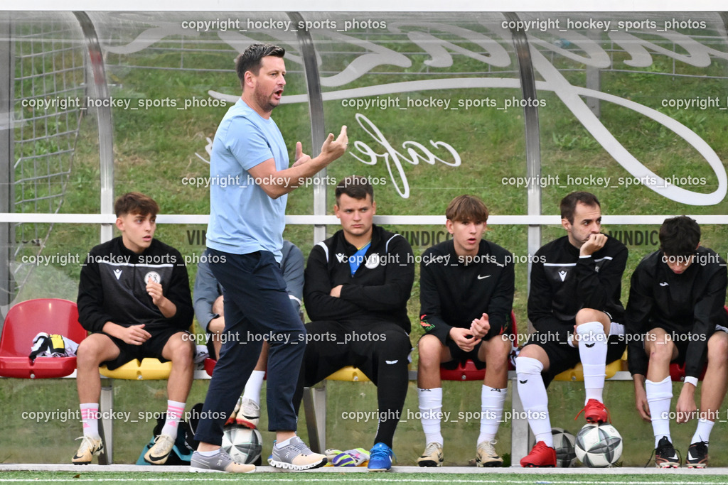 SV Spittal 1921 vs. SV St. Jakob  | Spielerbank SV Spittal, Headcoach SV Spittal Philipp Dabringer, SV Spittal 1921 vs. SV St. Jakob , SV Spittal 1921 vs. SV St. Jakob  am 20.09.2024 in Spittal an der Drau (Goldeck Stadion), Austria, (Photo by Bernd Stefan)