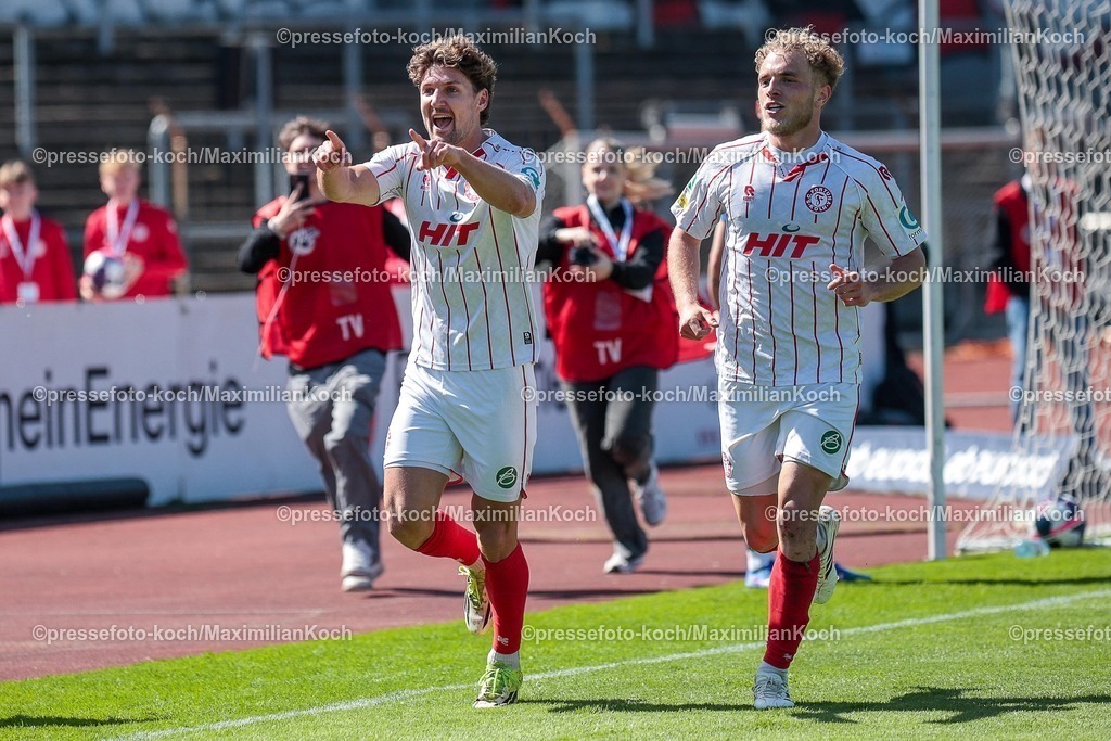xsefx25042602013 | 25.04.2026, xsefx, Fußball, RL West, Fortuna Köln - SC Wiedenbrück, 31. Spieltag, Südstadion, Saison 2025 2026: Torjubel nach dem Tor zum 2:0 für den SC Fortuna Köln durch Torschütze Timo Bornemann (SC Fortuna Köln, 19) zusammen mit Enzo Wirtz (SC Fortuna Köln, 9) DFB regulations prohibit any use of photographs as image sequences and or quasi-video. Photo: xSabinexEffgenxPressefotoKochx