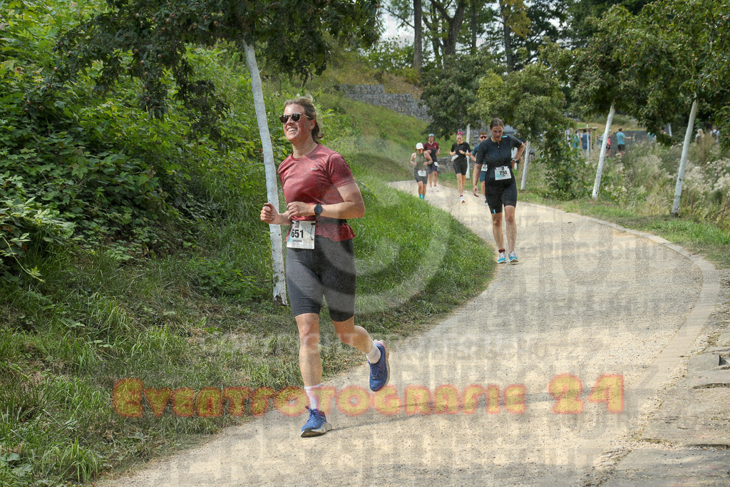 250824_1502_EX1_8356 | Sportfotografie im Rhein-Sieg Kreis, Köln, Bonn, NRW, Rheinland Pfalz, Hessen, etc. Unser Tätigkeitsfeld umfasst den Laufsport vom Volkslauf über den Marathon, Duathlon, Triathon bis zum Ultralauf wie Kölnpfad Ultra oder Schindertrail.