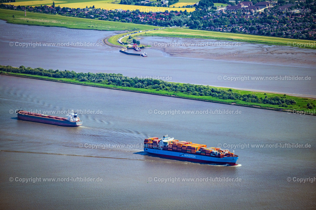 Glückstadt_FRS_Hafen_Fähre_Elbe_ELS_3853130625 | GLüCKSTADT 13.06.2025 Fähr- Hafenanlagen an der Elbe in Glückstadt mit der Elbfähre "Glückstadt" im Bundesland Schleswig-Holstein, Deutschland. Weiterführende Informationen bei: Elbfähre Glückstadt Wischhafen GmbH & Co. // Ferry port facilities on the Elbe in Glueckstadt with the Elbe ferry "Glueckstadt" in the state Schleswig-Holstein, Germany. Further information at: Elbfaehre Glueckstadt Wischhafen GmbH & Co. Foto: Martin Elsen