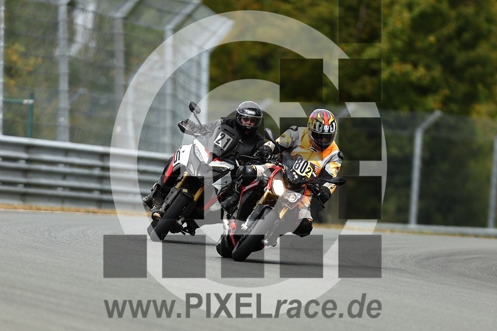 0021-20250916_03844 | Schöne Erinnerungen an spannende Momente - das festzuhalten ist unser Job. PIXELrace.de ist seit 2003 auf den Rennstrecken Europas unterwegs um die Action draußen beim Fahren und die wunderbare Stimmung imm Fahrerlager für euch einzufangen.