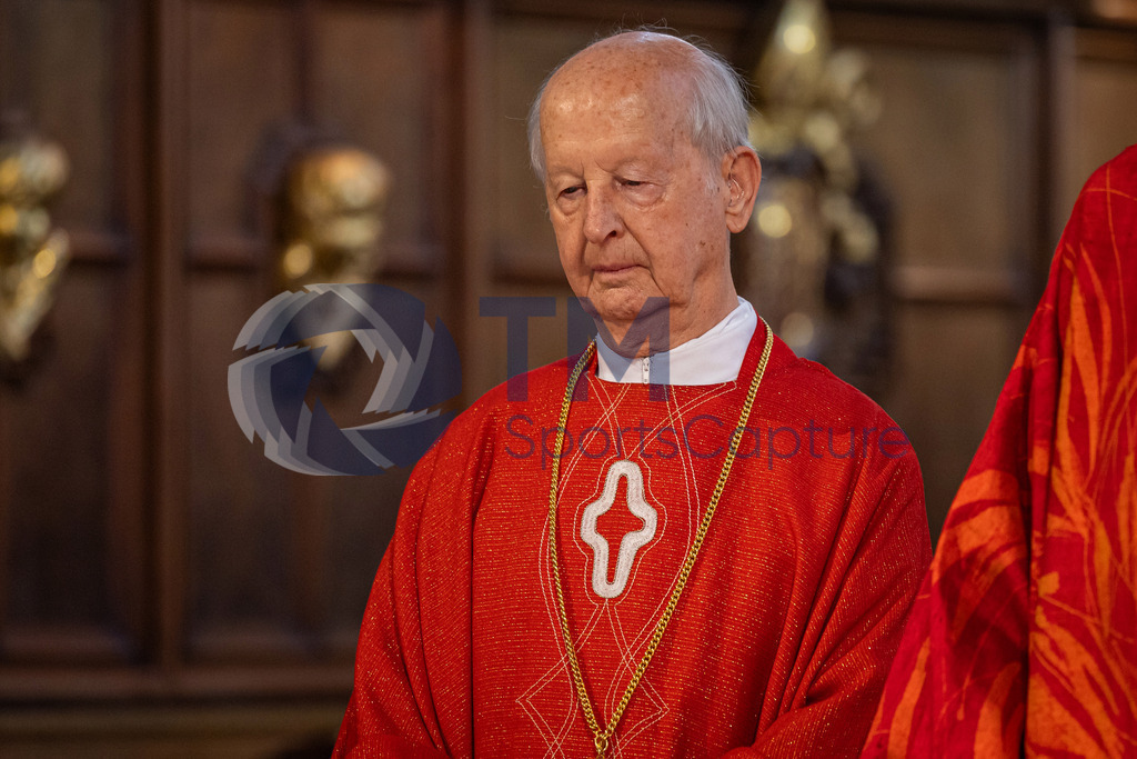 RR5M4992 | Firmung Klagenfurt-Dom 19.05.2024 8 Uhr