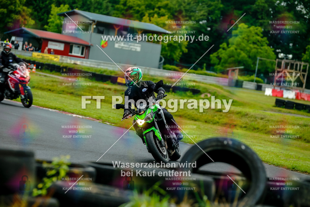 VBK-3911 | Hier findet Ihr Bilder von Touristenfahrten auf der Nürburgring Nordschleife oder von anderen Veranstaltungen die ich besucht habe. Viel Spass beim Durch Schauen 