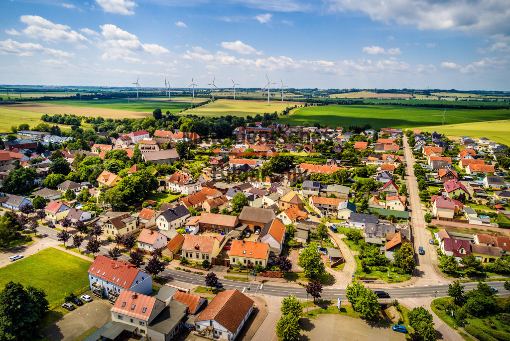 Ebendorf-0014 | Die schönsten Luftbilder von Sachen-Anhalt & Mitteldeutschland als Bilddatenbank zur kommerziellen Nutzung. Nutzen Sie unsere Erfahrung seit 2005 in der Luftbildfotografie. - Realisiert mit Pictrs.com