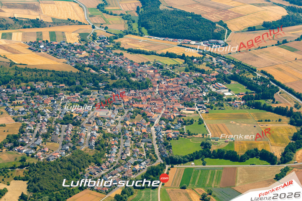 Das Luftbild zeigt :  Karbach - Die Luftaufnahme wurde 2023 vom UL-Flugzeug aus erstellt ( keine Drohne ) - Hochauflösende Luftaufnahme - Für grossformatige Ausdrucke geeignet. Die Geschenkidee !Mit Lizenz und Bildrechte bestellbar