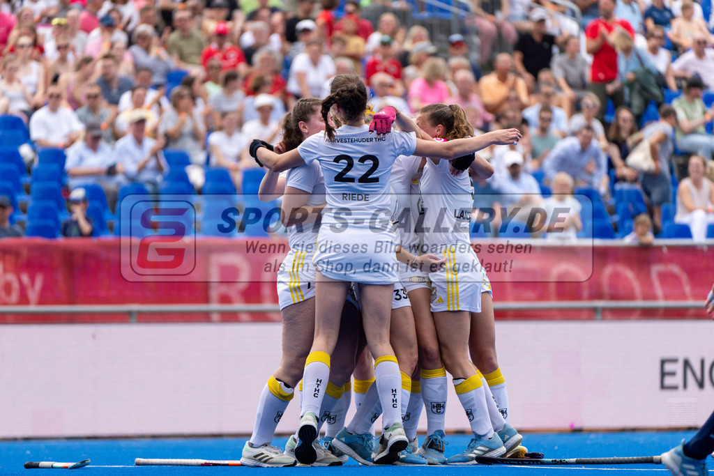 Final4_20250531-1223-HK107589 | Krefeld, Deutschland, 31.05.2025:  Feldhockey Final4 2025 – „Deutsche Feldhockey-Meisterschaften 2025“ im Gerd-Wellen-Hockeyanlage am 31.05.2025 in Krefeld, Deutschland. (Foto von Kramhöller/Fehrmann/Kaste)Krefeld, Germany, 31.05.2025: Feldhockey Final4 2025 – „Deutsche Feldhockey-Meisterschaften 2025“ in Gerd-Wellen-Hockeyanlage at 31.05.2025 in Krefeld, Deutschland. (Foto from Kramhöller/Fehrmann/Kaste)
