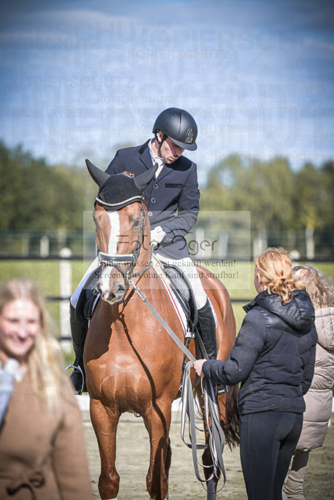 DOS_0052 | Entdecke hochwertige Reitturnierfotos von Foto Oger. Professionell, emotional und authentisch – jetzt Lieblingsmomente im Shop bestellen.Deutschlandweite Turnierfotografie. - Realisiert mit Pictrs.com