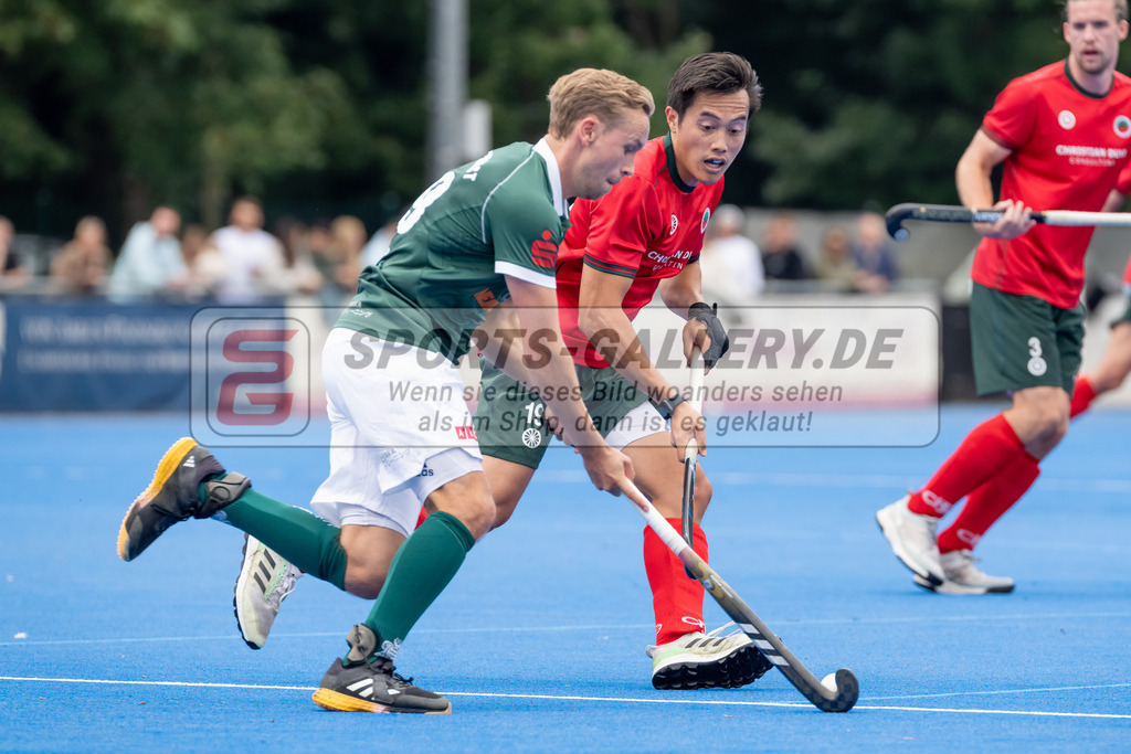 HK_20240915_106507 | 1. Bundesliga Herren Crefelder HTC - Uhlenhorst Mülheim am 15.9.2024 Crefelder HTC , CHTC, Krefeld , Malte Hellwig ( Uhlenhorst Mülheim #29 ) , Nguyen Tino ( Crefelder HTC #19 )