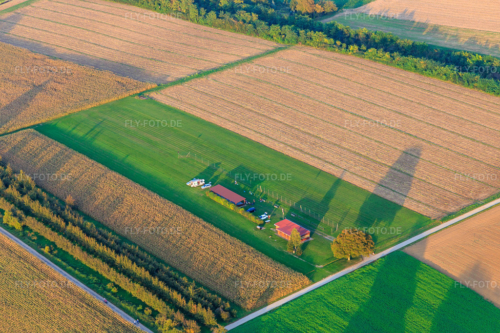 Luftbild: Modellflugplatz des Modellflugverein Freckenfeld e.V aus Südwesten in Freckenfeld im Bundesland Rheinland-Pfalz in Deutschland. Foto: IMG_074012.jpg vom 03.10.2014 durch Werner Riehm/FLY-FOTO.deMFV Freckenfeld - Modellflug seit über 25 Jahren