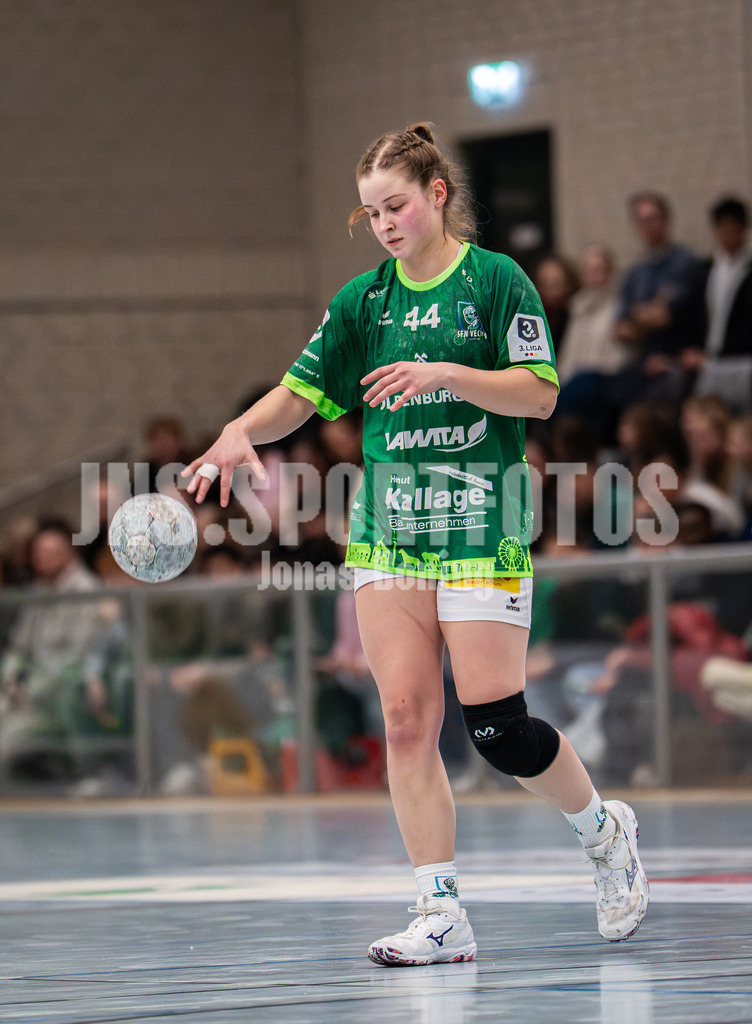 Handball I Frauen I Saison 2025-2026 I 3. Liga Staffel Nord I 13. Spieltag I SC SFN Vechta -Buxtehuder SV II-24 | Maya Janßen (44, SC SFN Vechta) - Realisiert mit Pictrs.com