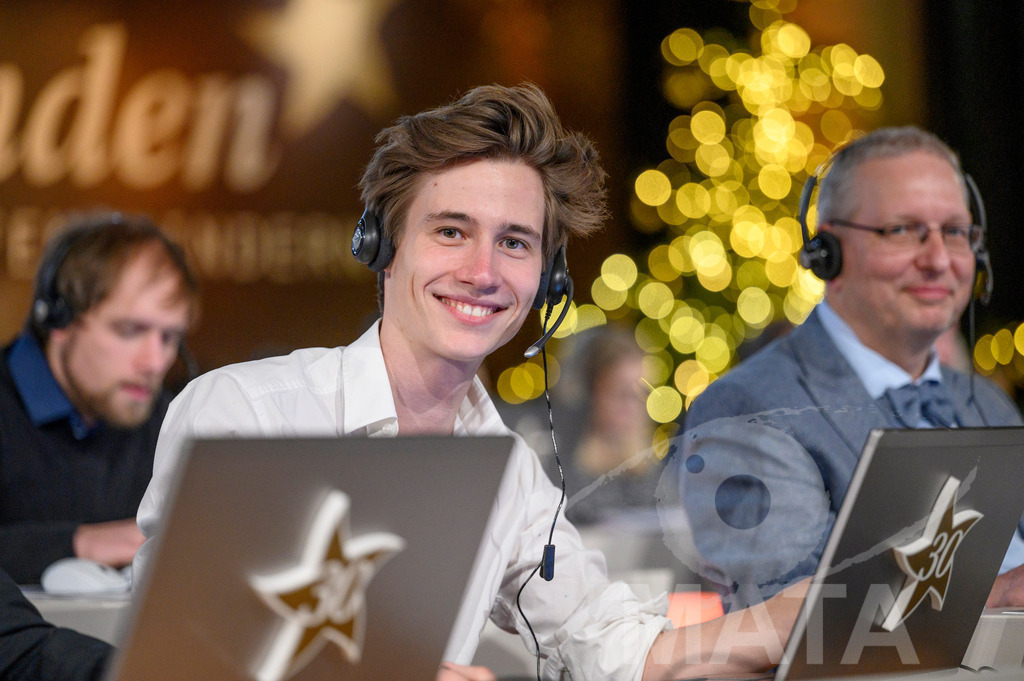 _DWI5942 | Adrian Bräunig bei '30 Jahre Sternstunden-Gala 2023' in der Frankenhalle. Nürnberg, 15.12.2023 - Realisiert mit Pictrs.com