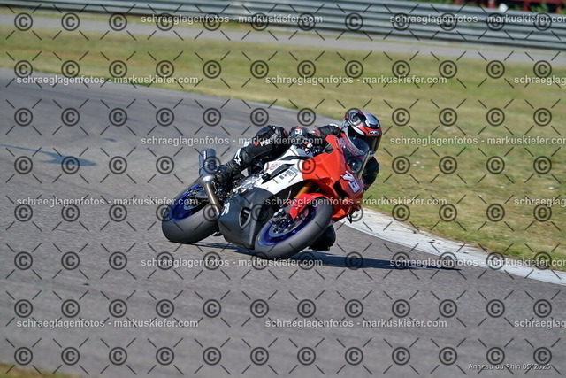 26BT02-0207 | markuskiefer.com - Realisiert mit Pictrs.com