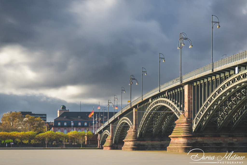 Die Theodor-Heuss-Brücke in Mainz | Die Theodor-Heuss-Brücke in Mainz