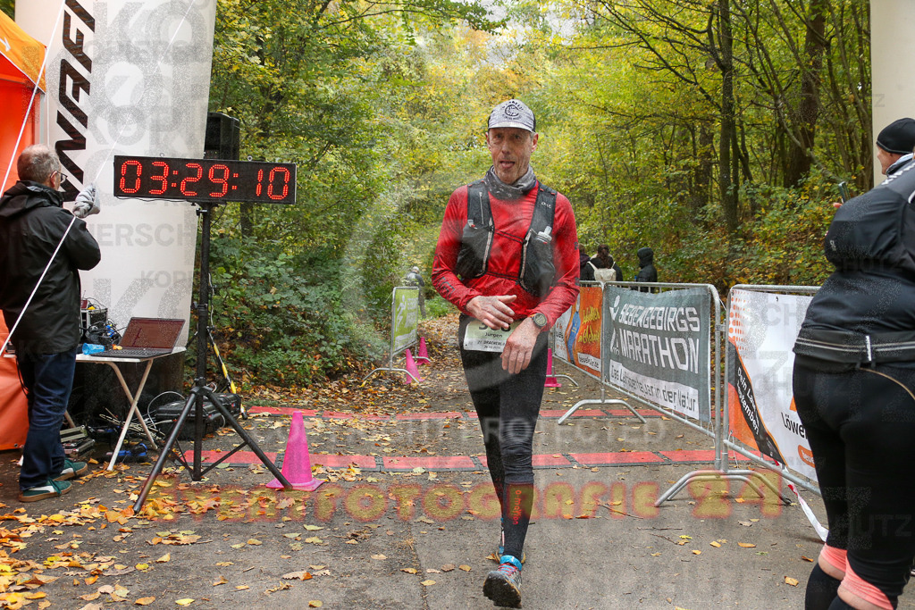 251026_1330_EX1_3579 | Sportfotografie im Rhein-Sieg Kreis, Köln, Bonn, NRW, Rheinland Pfalz, Hessen, etc. Unser Tätigkeitsfeld umfasst den Laufsport vom Volkslauf über den Marathon, Duathlon, Triathon bis zum Ultralauf wie Kölnpfad Ultra oder Schindertrail.