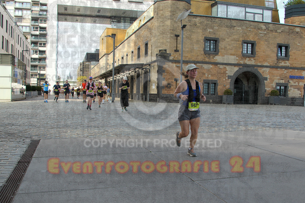 250920_1501_EV4_7912 | Sportfotografie im Rhein-Sieg Kreis, Köln, Bonn, NRW, Rheinland Pfalz, Hessen, etc. Unser Tätigkeitsfeld umfasst den Laufsport vom Volkslauf über den Marathon, Duathlon, Triathon bis zum Ultralauf wie Kölnpfad Ultra oder Schindertrail.