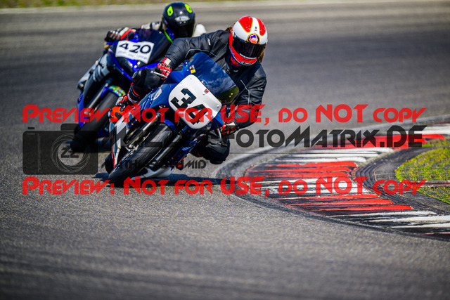 MaZZes_FotoMatrix_240717_6007705_7007 | GELB