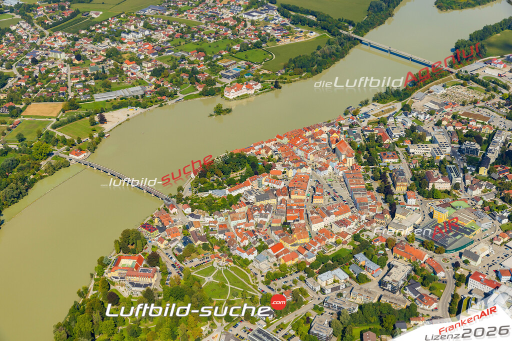 Luftaufnahme von  Schärding - Die Luftaufnahme wurde 2025 vom UL-Flugzeug heraus erstellt ( keine Drohne ) - Hochauflösende Luftaufnahme - für professionelle Ausdrucke geeignet. Die Geschenkidee !Mit Lizenz und Bildrechte bestellbar