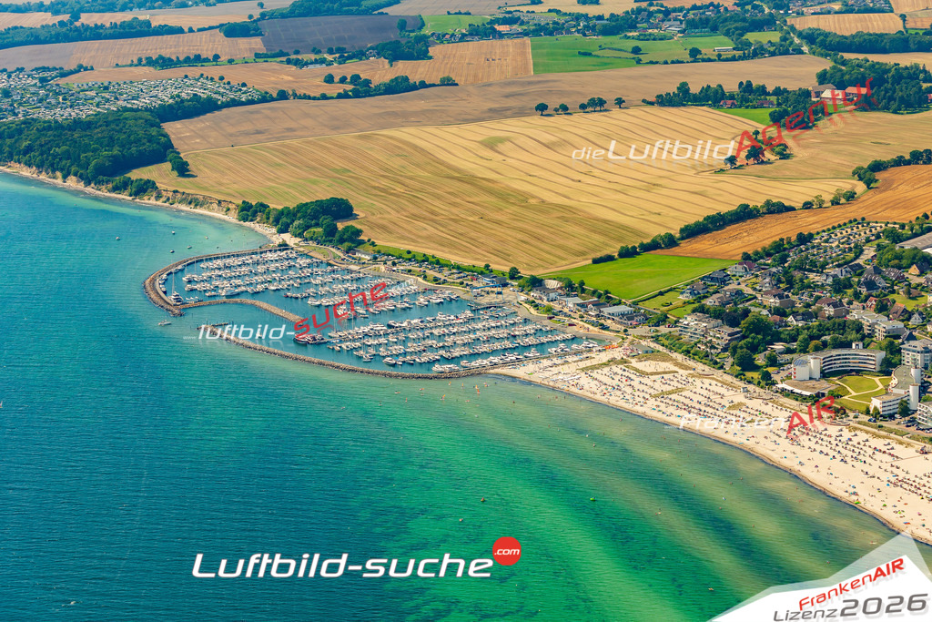 Hafen Grömitz Bild- Das Luftbild wurde 2025 vom UL-Flugzeug heraus erstellt ( keine Drohne bzw. Drohnenaufnahme ) - Hochauflösende Luftaufnahme -Nicht vergleichbar mit Google Maps oder Satelittenbilder- Die Geschenkidee !Mit Lizenz und Bildrechte bestellbar - CC