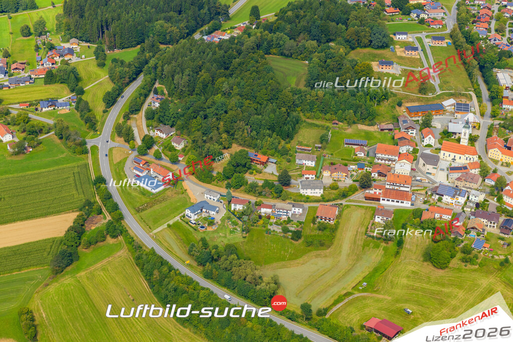 Luftaufnahme von Kirchdorf im Wald - Die Luftaufnahme wurde 2025 vom UL-Flugzeug heraus erstellt ( keine Drohne ) - Hochauflösende Luftaufnahme - für professionelle Ausdrucke geeignet. Die Geschenkidee !Mit Lizenz und Bildrechte bestellbar