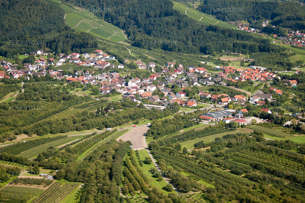 Luftbild: Ortsansicht aus Norden im Ortsteil Haslach in Oberkirch im Bundesland Baden-Württemberg in Deutschland. Foto: IMG_31542.jpg vom 09.08.2010 durch Werner Riehm/FLY-FOTO.de
