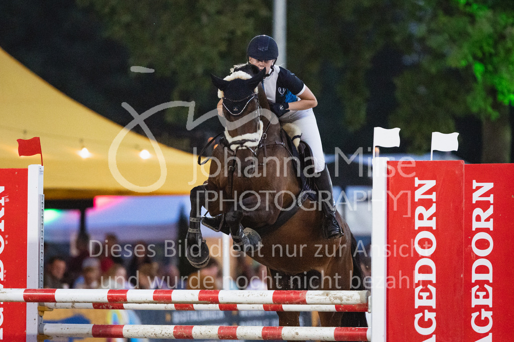 220825_Delbrueck_A1-Mannschaft-399 | Deine schönsten Turniermomente als professionelle Fotos! Entdecke hochwertige Pferdesport-Fotografie im Online-Shop. Jetzt Fotos finden & bestellen!