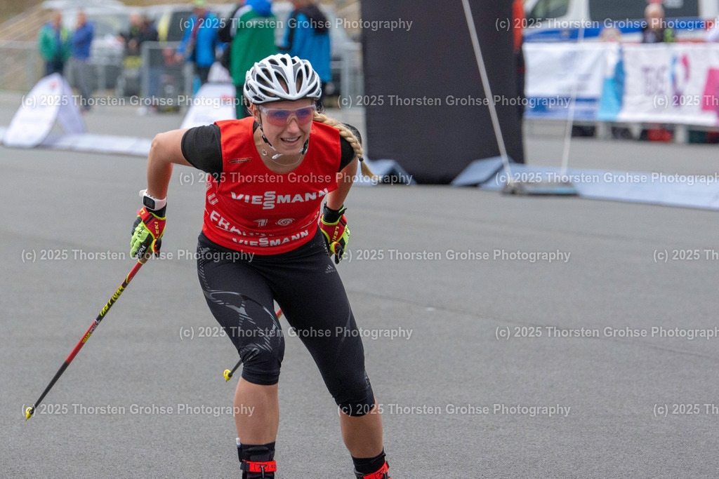 Deutsche Meisterschaften Biathlon | Deutsche Meisterschaften Biathlon, Speziallanglauf Frauen am 14.09.2018 in der DKB SKI ARENA in Oberhof, (Deutschland)

Bild: Fraebel Antonia vom WSV Asbach - Realisiert mit Pictrs.com