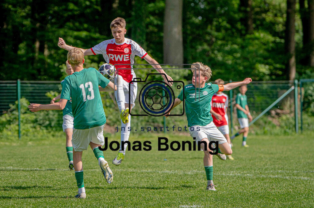 Fußball I C-Junioren I Saison 2025-2026 I Pfingsturnier Langförden I 15754 | jns.sportfotos - Realisiert mit Pictrs.com