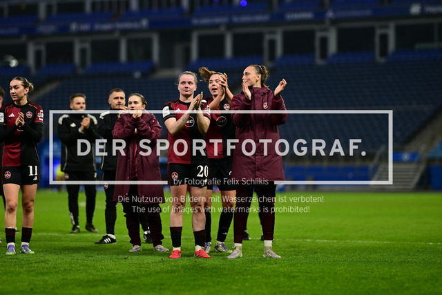 Fußball I Frauen I Saison 2025-2026 I Bundesliga I 10. Spieltag I Hamburger SV - 1. FC Nürnberg I 47651 | Jubel, Begeisterung, Enthusiasmus, Euphorie, Freude, Glücksgefühl, Heiterkeit bei: 1. FC Nürnberg Frauen nach dem 1:2 Sieg gegen die Hamburger SV Frauen - Realisiert mit Pictrs.com