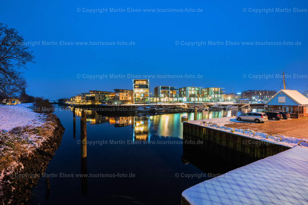 Stade Hafencity Winter Nacht BildELS_8010041223 | Stader Winter - Realisiert mit Pictrs.com