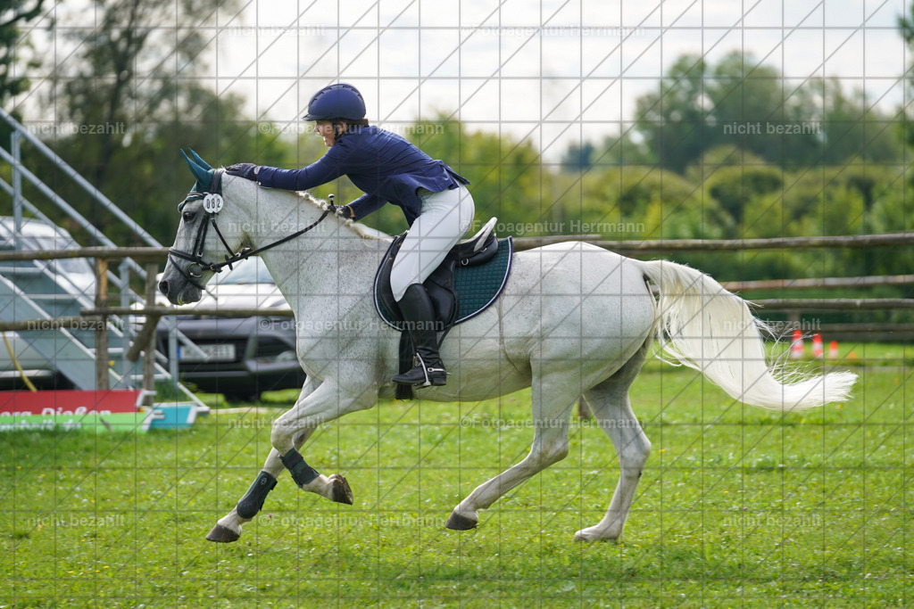 20230917-FAH09186 | Landsberg am Lech, 2023, Kaufbeuren, Kempten, Allgäu, Turnierfotografen Bayern, Fotoagentur Herrmann, Turnierbilder, Reitsport Fotos, Pferdefotograf, Augsburg, Bad Tölz, Dachau, Karlsfeld, Memmingen, Buchloe, Schwabmünchen