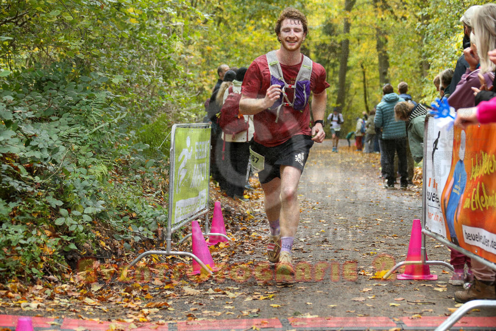251026_1258_EX1_2078 | Sportfotografie im Rhein-Sieg Kreis, Köln, Bonn, NRW, Rheinland Pfalz, Hessen, etc. Unser Tätigkeitsfeld umfasst den Laufsport vom Volkslauf über den Marathon, Duathlon, Triathon bis zum Ultralauf wie Kölnpfad Ultra oder Schindertrail.