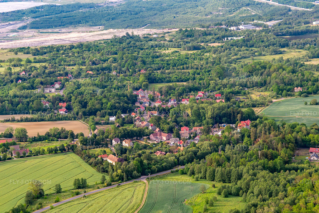 Aerial view: Bad Oppelsdorf in Opolno-Zdrój in the state Lower Silesia, Poland. – Photo: IMG_141729.jpg taken on 05/23/2024 by Werner Riehm/FLY-FOTO.com – Resolution of the original: 5472 x 3648 px