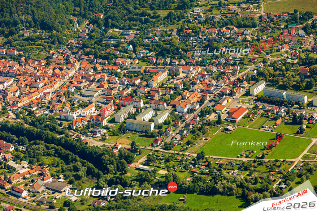 Neue Luftbildaufnahme der Stadt Wasungen - Das Luftbild wurde 2025 vom UL-Flugzeug heraus erstellt ( keine Drohnenaufnahme ) - Hochauflösende Luftaufnahme - für Wandbilder und großformatige Ausdrucke geeignet. Das besondere Geschenk!Hier alle&nbsp;Infos zur Lizenzierung der LuftaufnahmeWir fliegen auch dieses Jahr wieder in Ihre Region um Luftbilder zu erstellen.- Luftbild anfragen