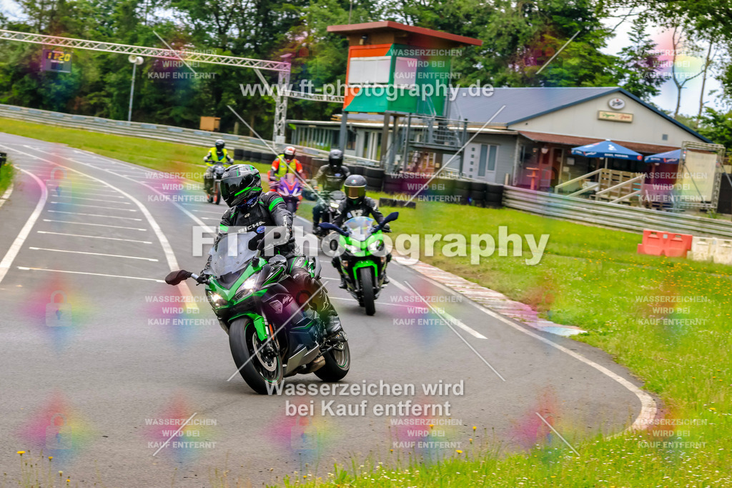 VBK-7857 | Hier findet Ihr Bilder von Touristenfahrten auf der Nürburgring Nordschleife oder von anderen Veranstaltungen die ich besucht habe. Viel Spass beim Durch Schauen 