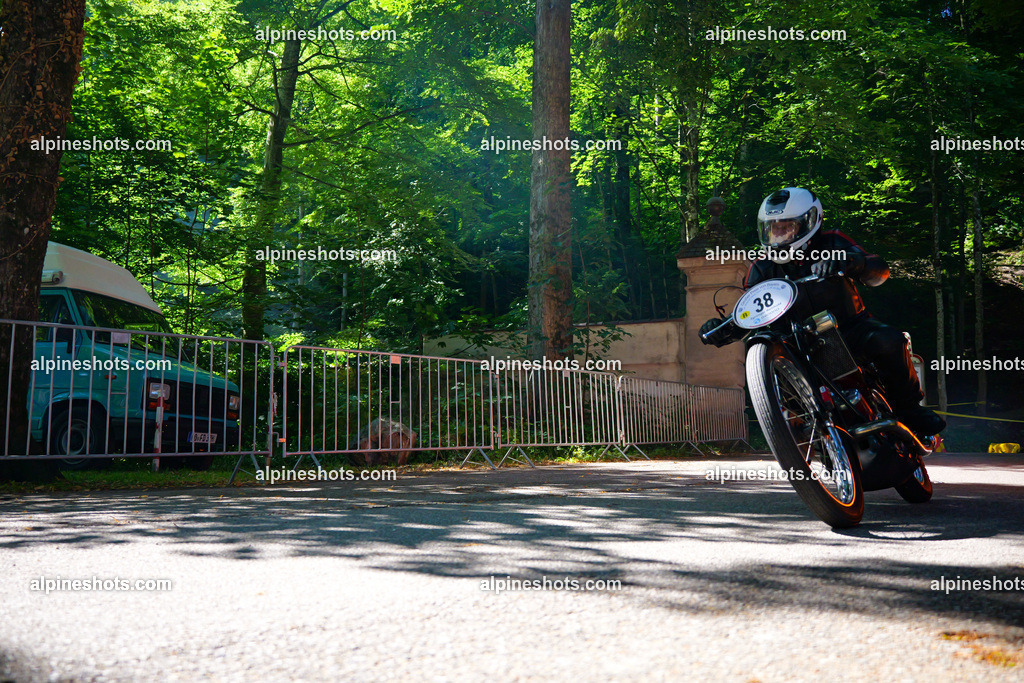 P1026143 | Erleben Sie atemberaubende, hochqualitative Fotos Ihrer Fahrt entlang der malerischen Alpenstraßen. Besuchen Sie alpineshots.com, um professionelle Aufnahmen Ihrer unvergesslichen Reise zu finden und zu kaufen - Realisiert mit Pictrs.com