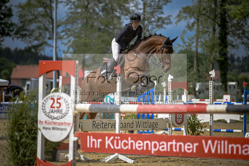 20240505-DOS_0584 | Entdecke hochwertige Reitturnierfotos von Foto Oger. Professionell, emotional und authentisch – jetzt Lieblingsmomente im Shop bestellen.Deutschlandweite Turnierfotografie. - Realisiert mit Pictrs.com