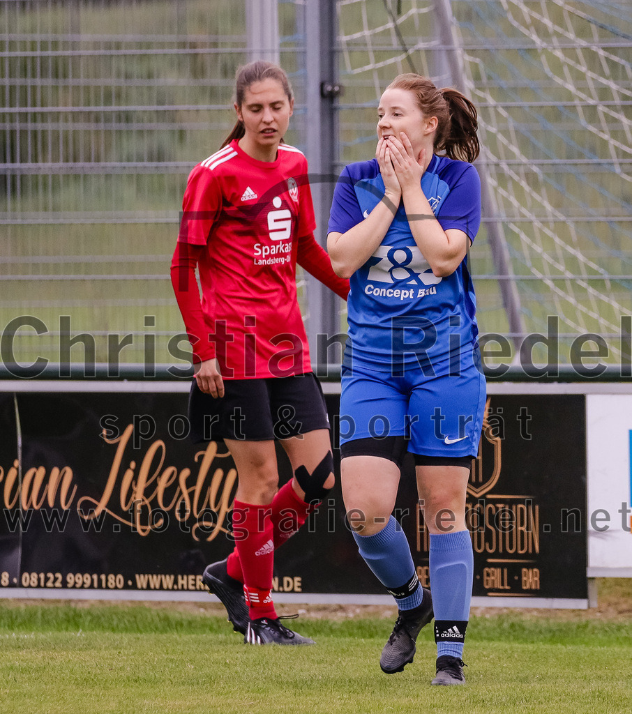2023-10-07_068_FC_Langengeisling_gegen_MTV_Diessen_Ammersee | Erding, Deutschland, 07.10.2023:
Fußball, Bezirksoberliga 2023 / 2024, 6. Spieltag, FC Langengeisling gegen MTV Diessen/Ammersee, Endergebnis: 0:3

Stephanie Karbaumer (FC Langengeisling, #3)

Foto: Christian Riedel / fotografie-riedel.net