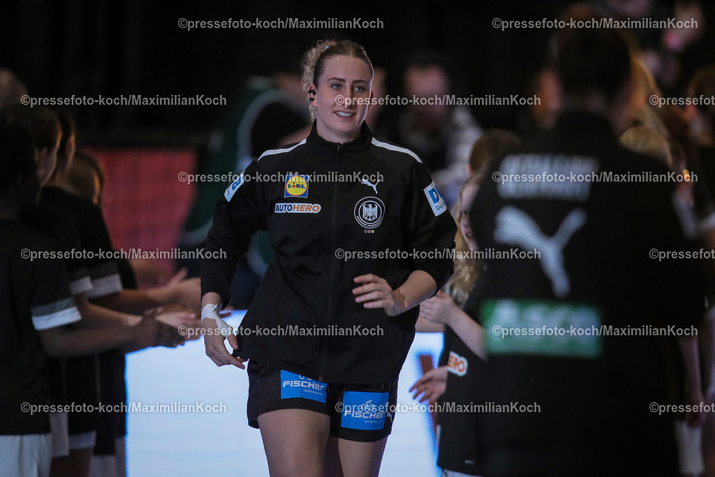 DueDHB03032402082 | 03.03.2024, Handball, Düsseldorf, Mitsubishi Electric Halle, Frauen EHF EURO Qualifikation, Spieltag 4, Deutschland - Slowakei: Mia Zschocke (18, Deutschland)