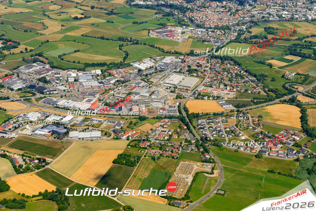 Das Luftbild zeigt : Janahof Cham - Die Luftaufnahme wurde 2023 vom UL-Flugzeug aus erstellt ( keine Drohne ) - Hochauflösende Luftaufnahme - Für grossformatige Ausdrucke geeignet. Die Geschenkidee !Mit Lizenz und Bildrechte bestellbar