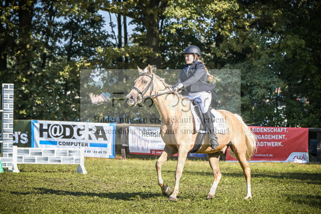 DOS_0093 | Entdecke hochwertige Reitturnierfotos von Foto Oger. Professionell, emotional und authentisch – jetzt Lieblingsmomente im Shop bestellen.Deutschlandweite Turnierfotografie. - Realisiert mit Pictrs.com
