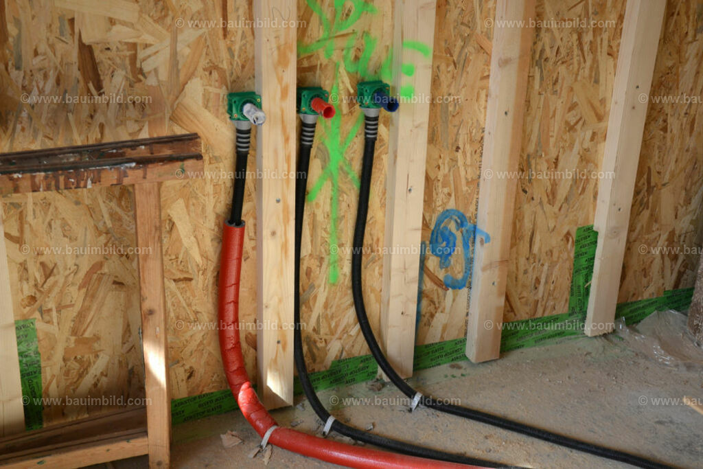 bib-lg15-sanitaer-0032 | Nach LV-Leistungsgruppen sortierte Detailfotos über den Bau eines Hauses. Alle Hausbau-Bilder direkt vom Urheber und Autor der Website Haus-Selber-Bauen.com